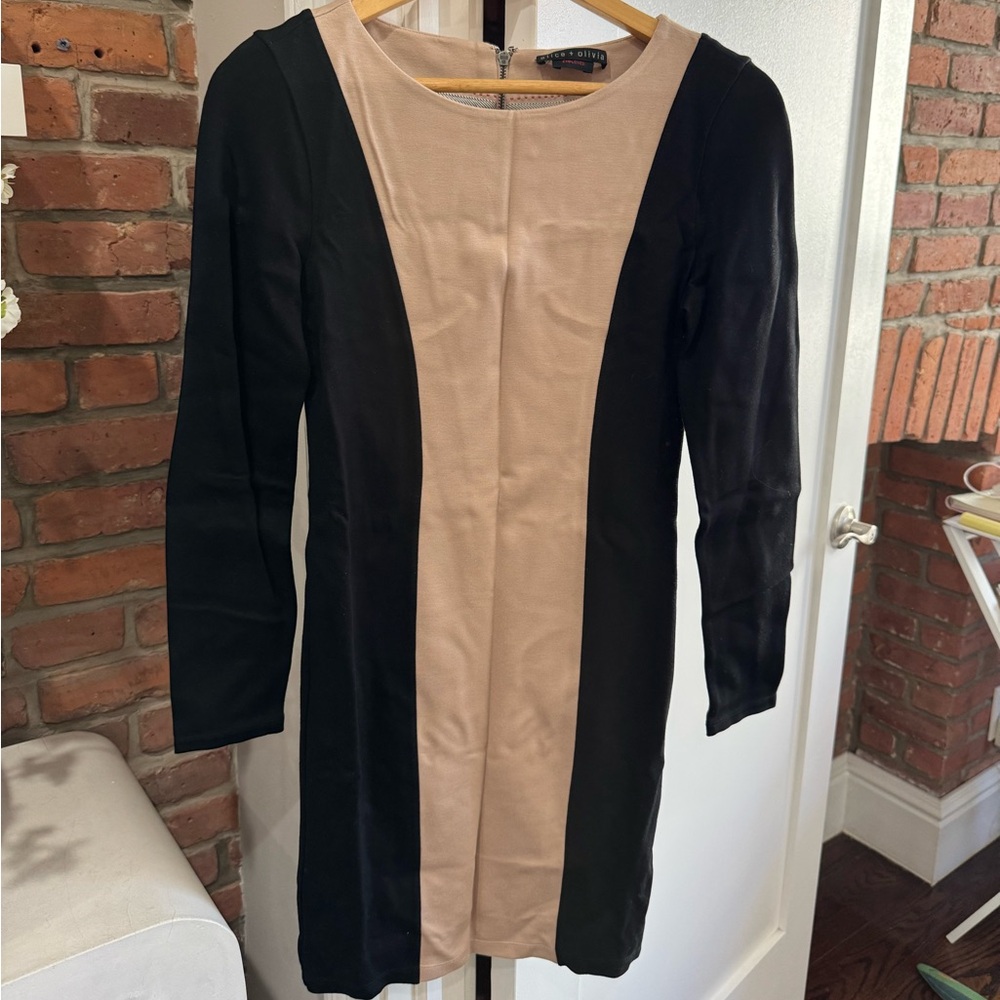 Alice & Olivia Body Con Dress Size 4